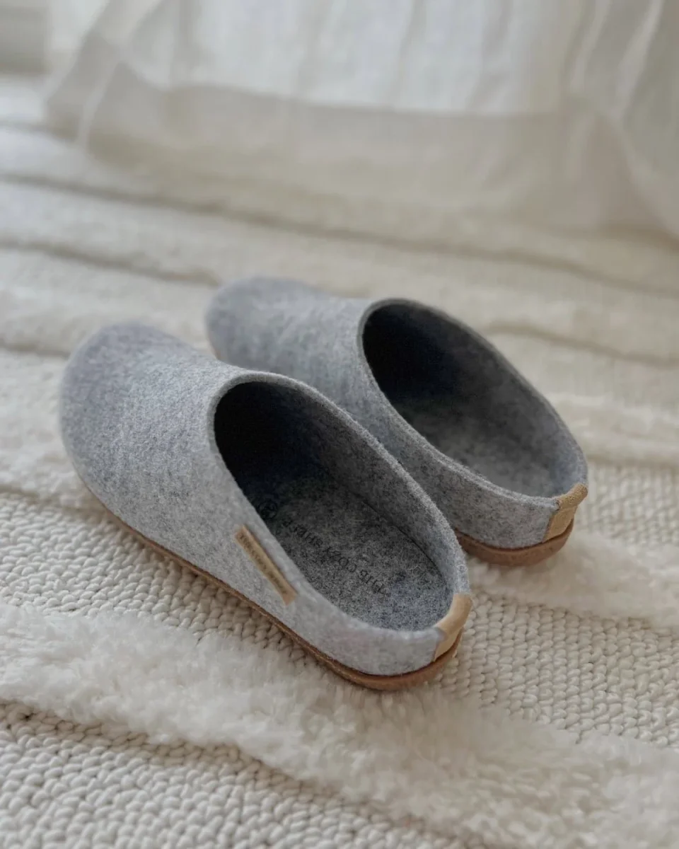 Filttofflor med gummisula – Ljusgrå - Bild 6
