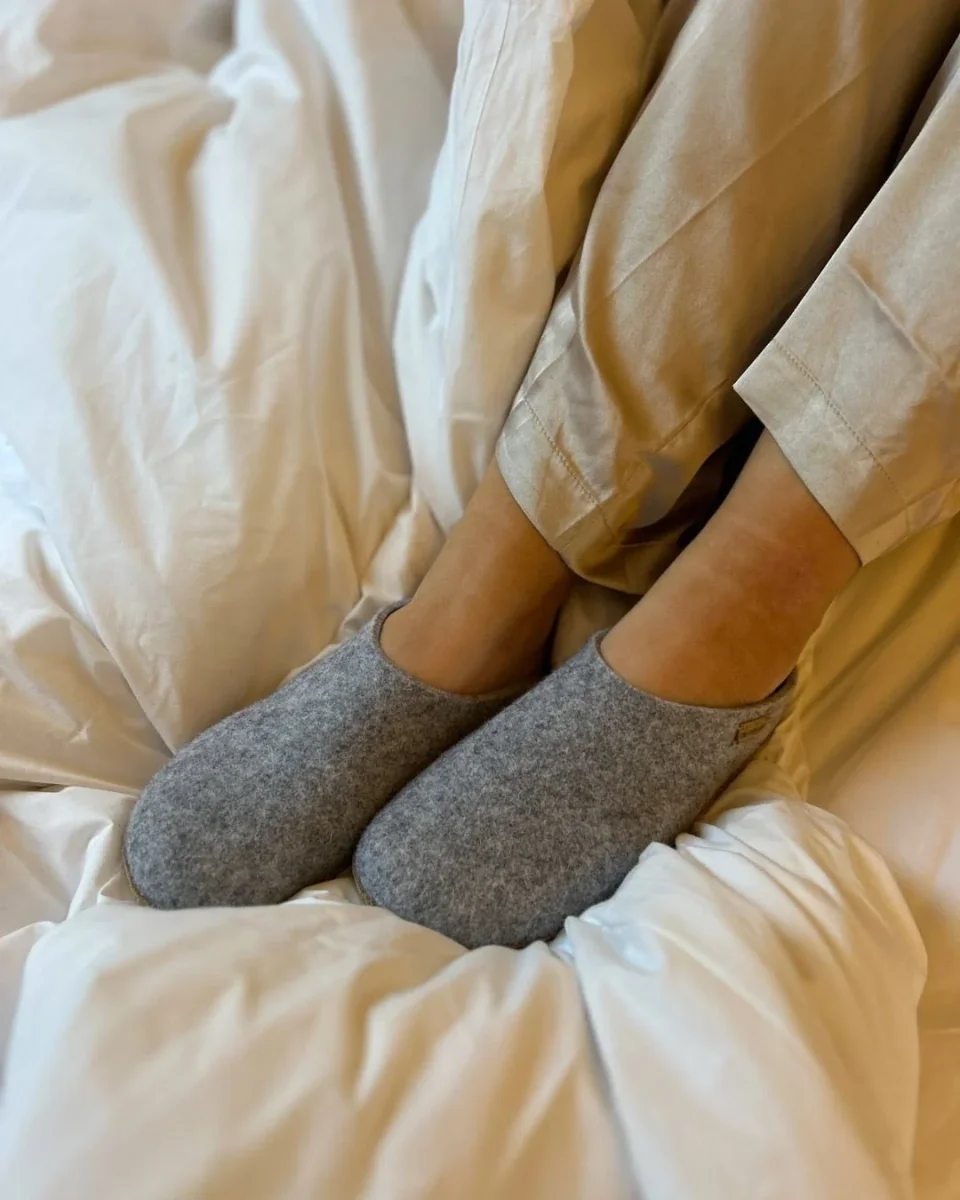 Filttofflor med gummisula – Ljusgrå - Bild 5